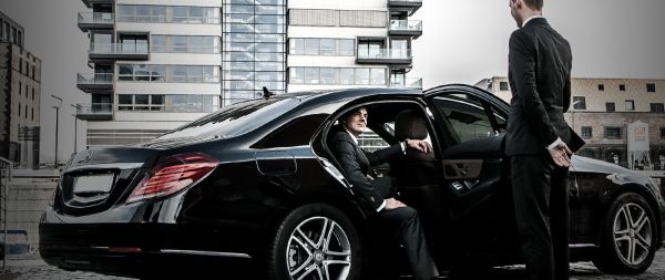 Alt_leschauffeursparisiens_chauffeurpriv%C3%A91427463972.jpg